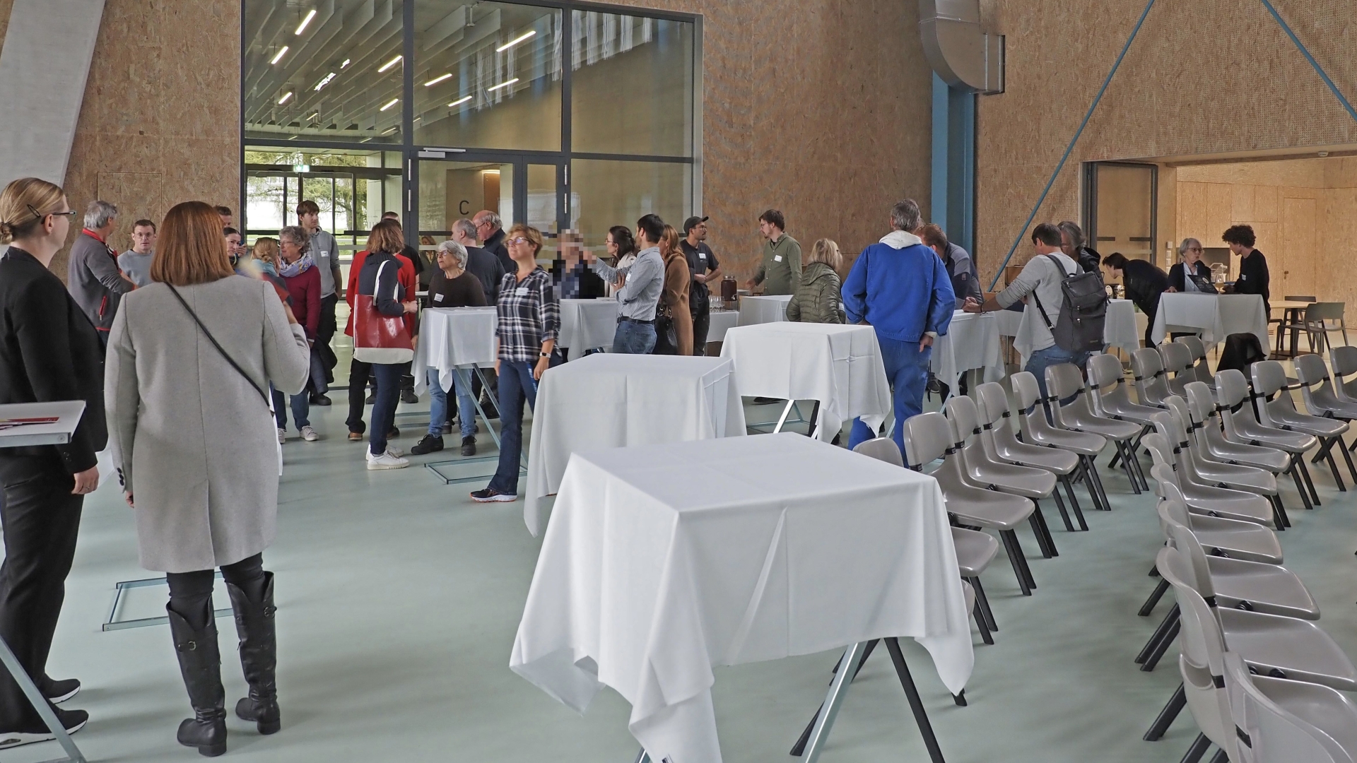 Vergrösserte Ansicht: Alles bereit für den Stehlunch