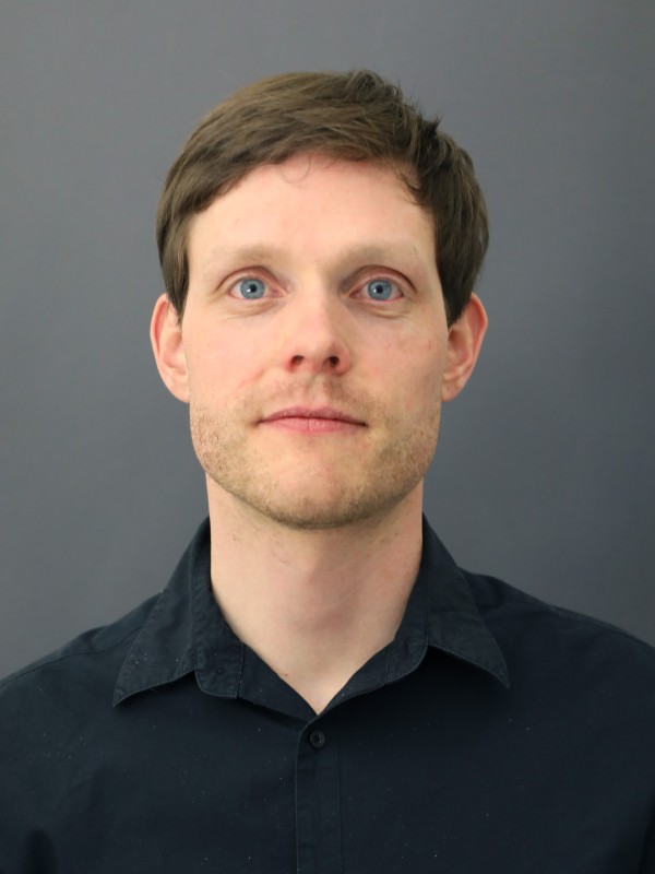 Dr.  Marius Weber