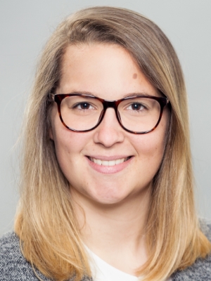 Dr.  Anna Reiffer