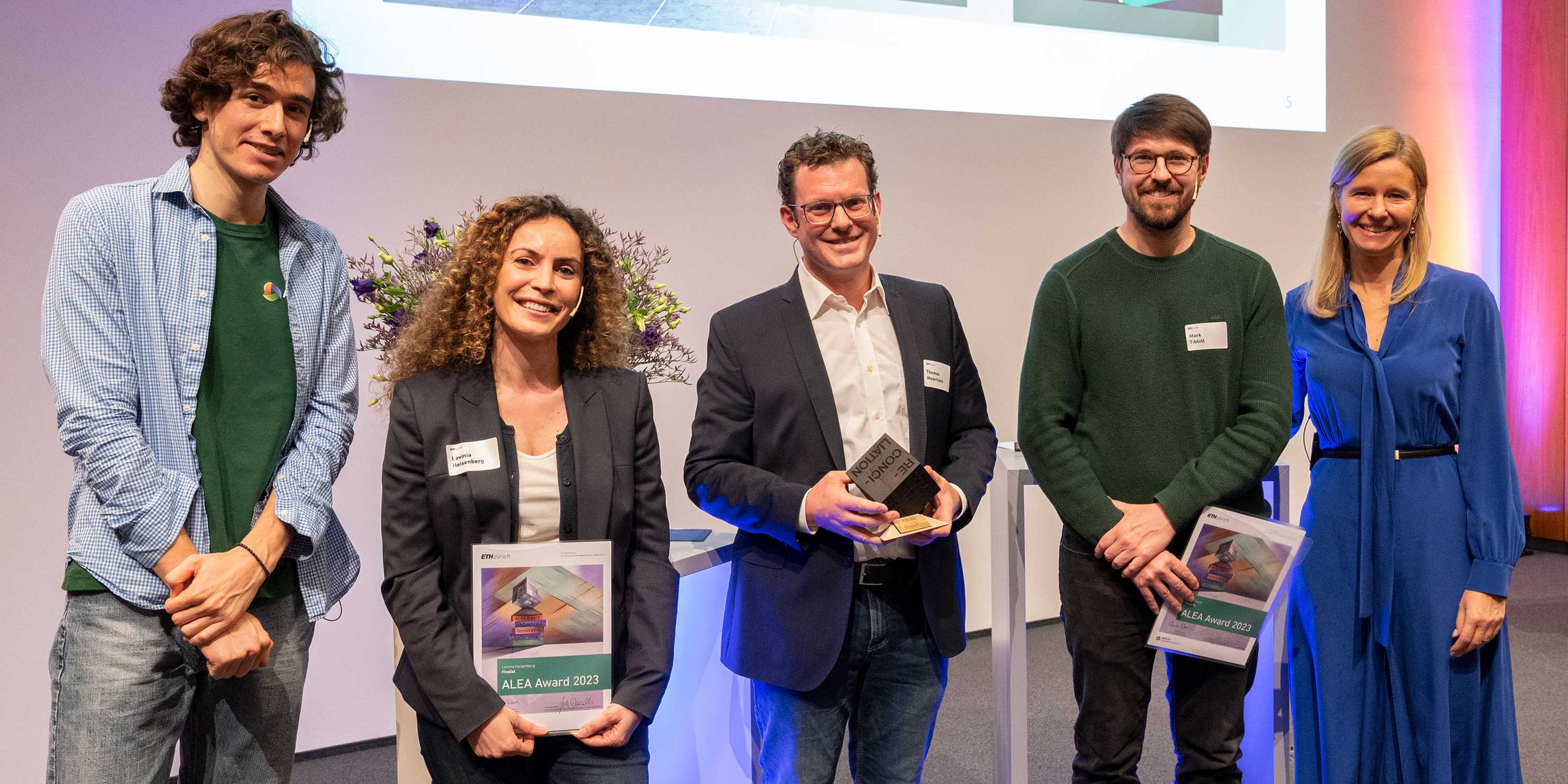 The winner Thomas Meierhans (in the middle), surrounded by (from left to right) Charles Ledoux, Lavinia 