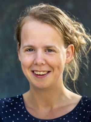 Dr.  Marit van Tiel