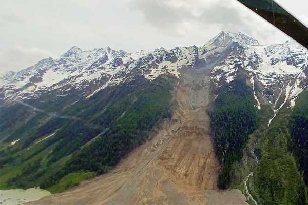 Das Bild zeigt den Ausschnitt, wo der Birchgletscher im Lötschental abgebrochen ist.