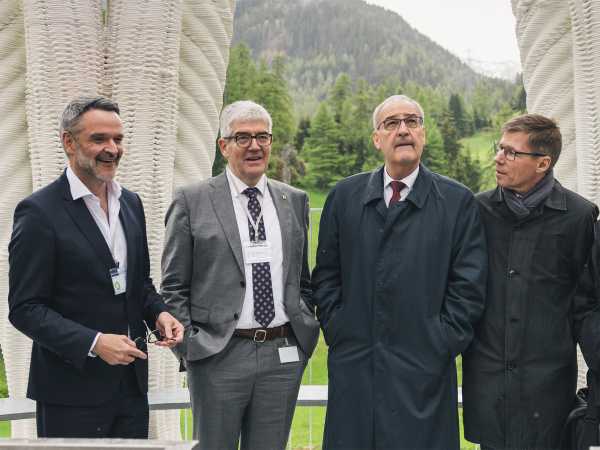 Giovanni Netzer, RR Jon Domenic Parolini, BR Guy Parmelin und ETH-Präsident Joël Mesot