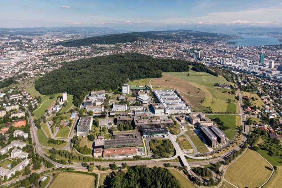 Vergrösserte Ansicht: Luftaufnahme Campus Hönggerberg (© Ralph Bensberg, ETH Zürich)